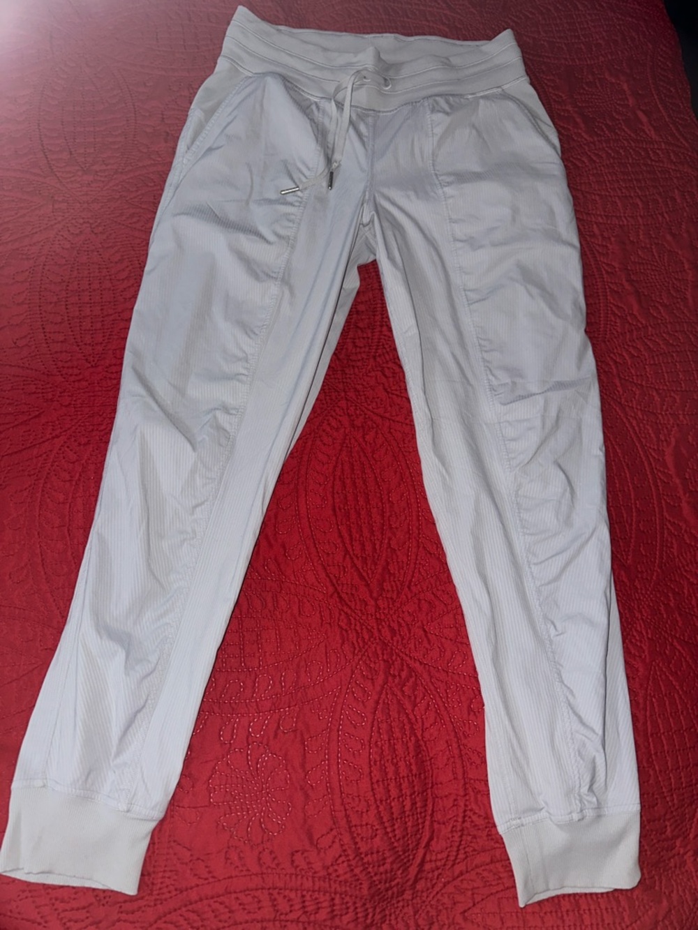 Lululemon Dance Studio Mid-Rise Joggers in a full-length style size 8